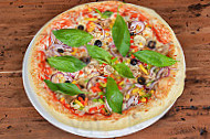 Five Pizza Original food