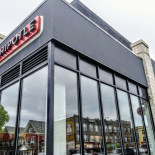 Chipotle Mexican Grill Dentro