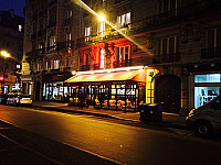 Le Bistro lyonnais outside