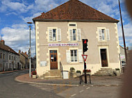 Auberge Gourmande outside