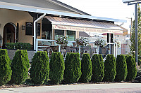 Convivia Bistro Cuisine outside