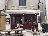 La Creperie Du Donjon outside