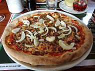 Pizzeria Italia food