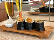 Sushiroll food