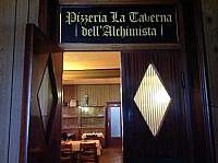 Trattoria Dell'alchimista inside