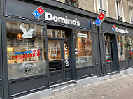 Domino's Pizza outside