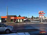 A&W Restaurant outside