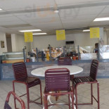 Creative Eats Dentro
