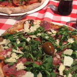 Caffè E Più Pizzeria Gelateria /weltmeisterliche Pizzen 18 Sorten Gelati Cibo