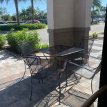 Tropical Smoothie Cafe Esterno