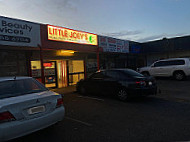 Little Joeys Pizza outside