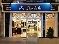 Pasteleria Flor De Lis outside