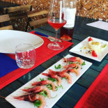Poesia Restaurant And Bar À l'intérieur