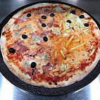 Pronto Pizza food