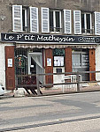 Le P'tit Matheysin outside