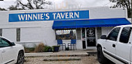 Winnies Tavern outside