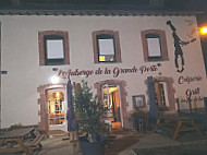 L'auberge De La Grande Porte outside