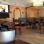 Quincy's Grille Dentro