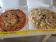 Mister Pizza food