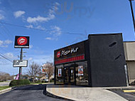 Pizza Hut outside