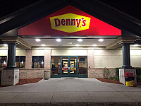 Denny's outside