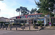 Le Debarcadere outside