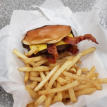 Hardee's Dentro