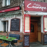 Cafe Courage Dentro