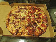 Round Table Pizza food