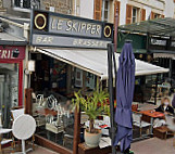 Bar Le Skipper outside