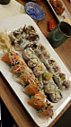 Le's Sushi food