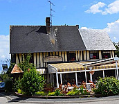 Auberge du Bac outside