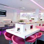 Planet Sushi Dentro
