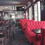 Le Colbert Dentro