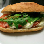 Joseph's Dentro