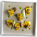 Lux Lucis food