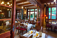 Hotel Restaurant Les Peupliers outside