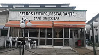 Rei Dos Leitoes outside