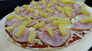 Eaton's Fresh Pizza Hickory Street food