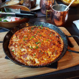 Moonshiners Cibo