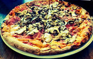 Leifs Pizzeria food