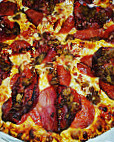 Round Table Pizza food