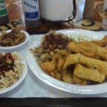 Mutts Bbq Cibo