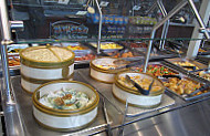 Lee's Deli food