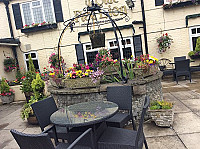 Ye Olde Red Lion inside