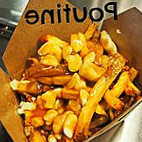 Smoke's Poutinerie food