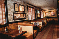 Longhorn Steakhouse inside