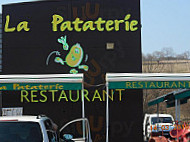 La Pataterie outside