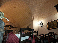 Miseria E Nobilta inside