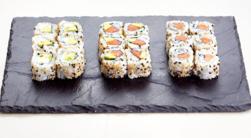 Le Bon Sushi inside